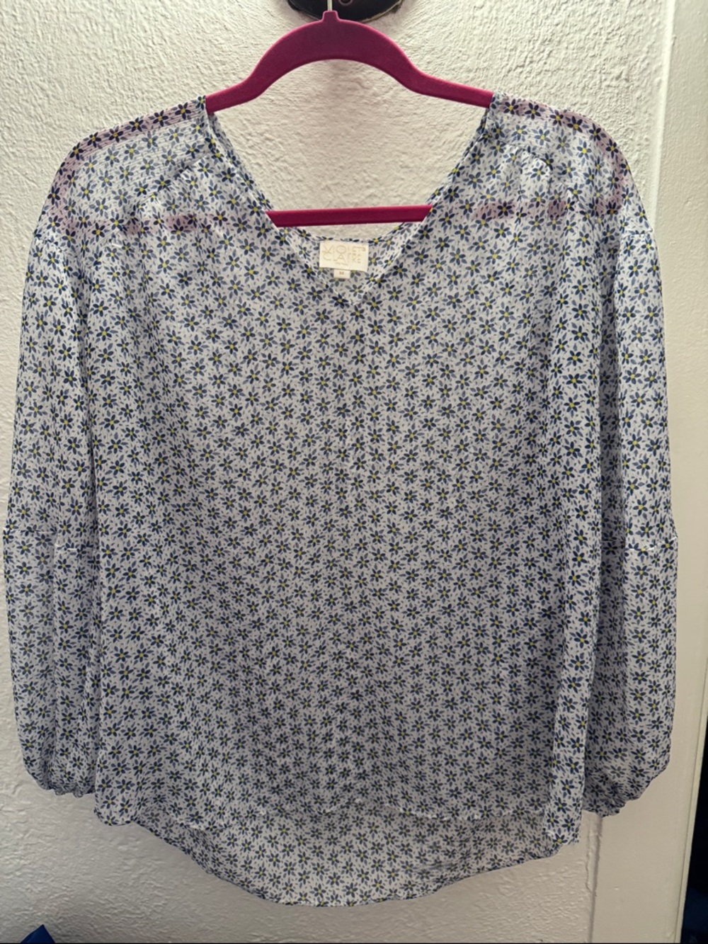 Violet & Claire Light Blue Floral V-Neck Blouse